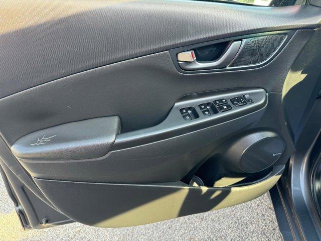 Vehicle image 18 of 42