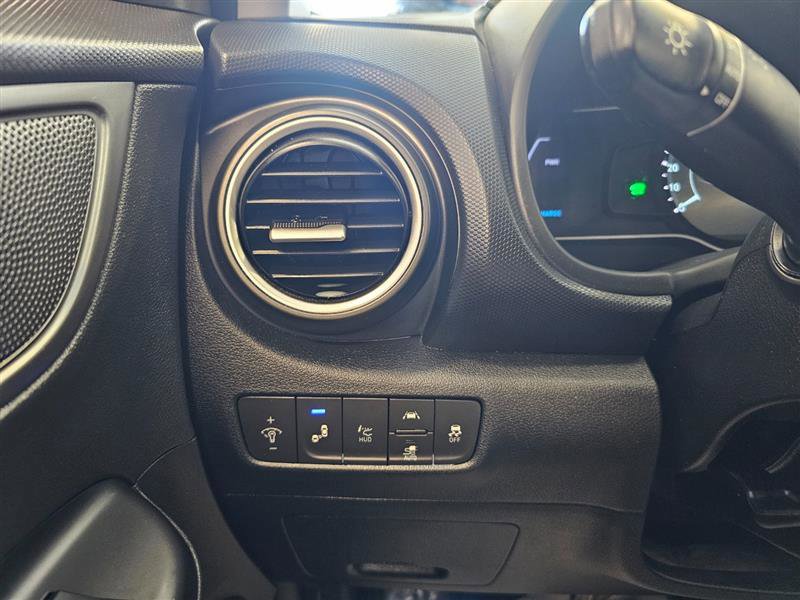 Vehicle image 21 of 26