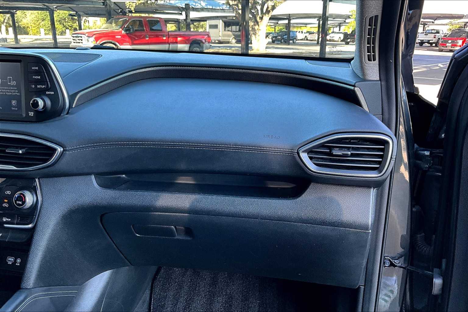 2019 Hyundai Santa Fe Limited Image 16 of 34