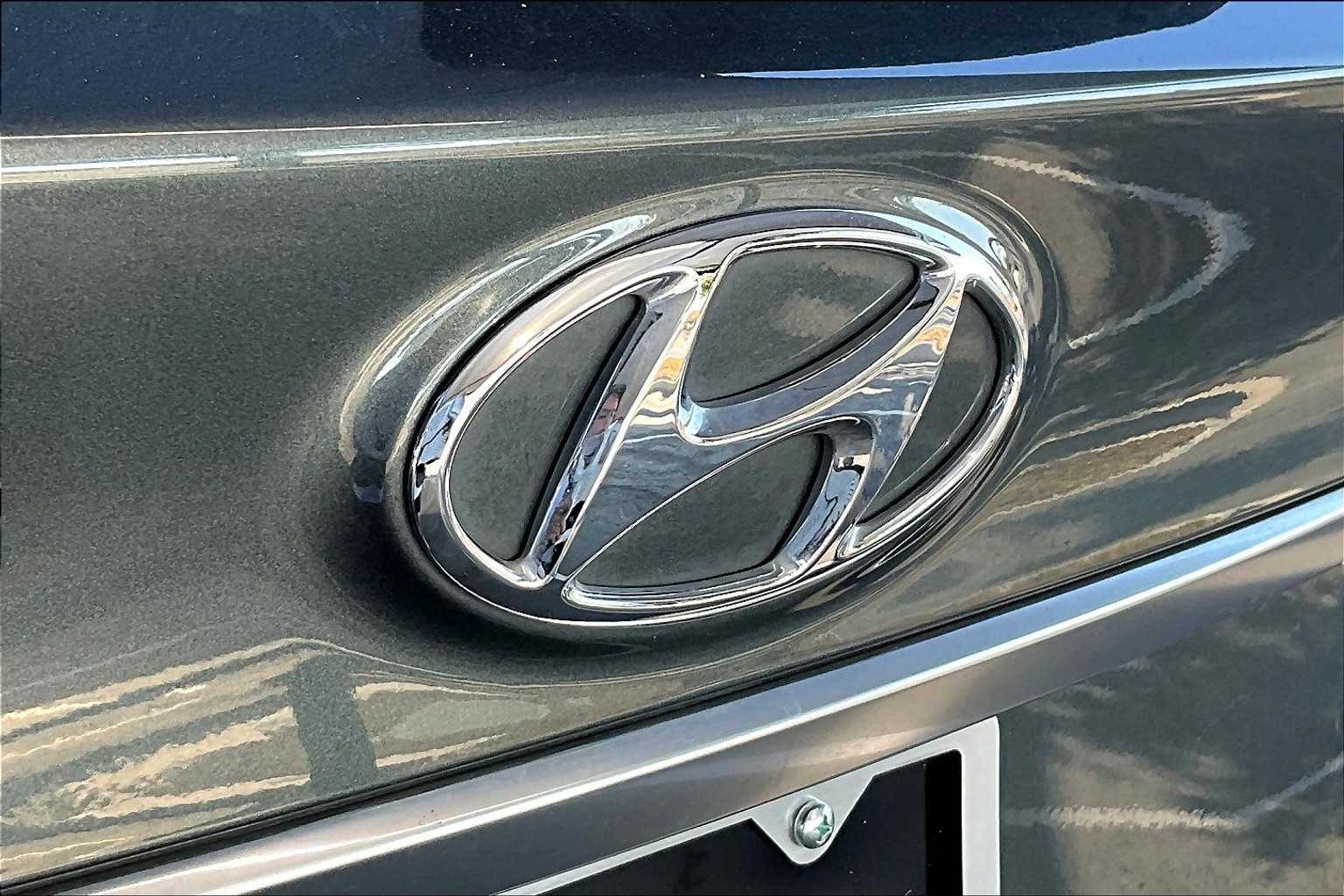 2019 Hyundai Santa Fe Limited Image 29 of 34