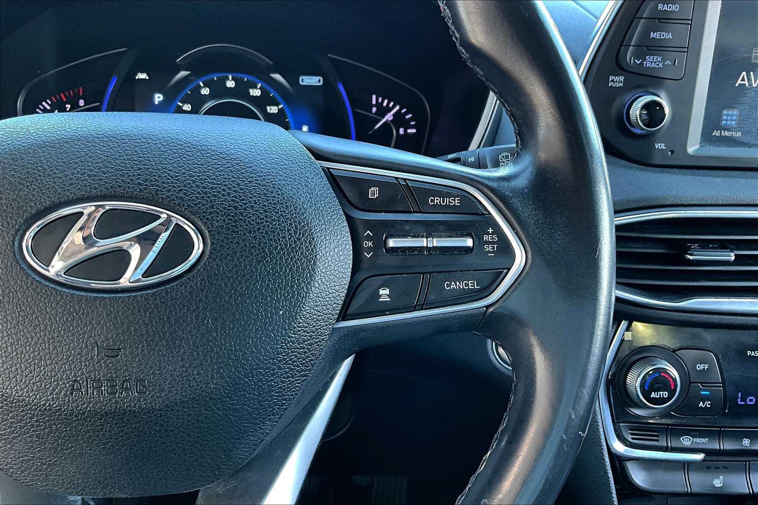 2019 Hyundai Santa Fe Limited Image 17 of 34