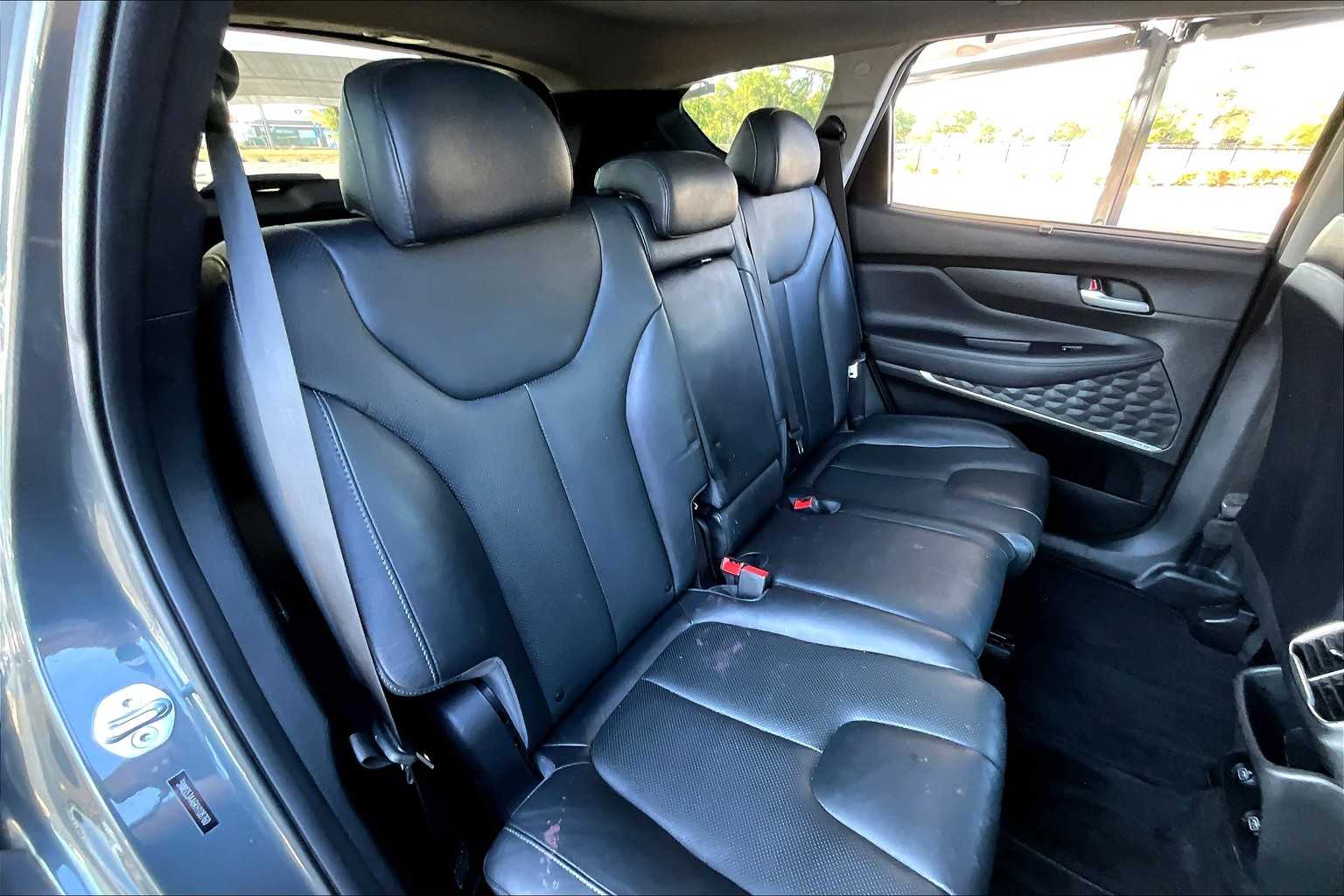 2019 Hyundai Santa Fe Limited Image 9 of 34