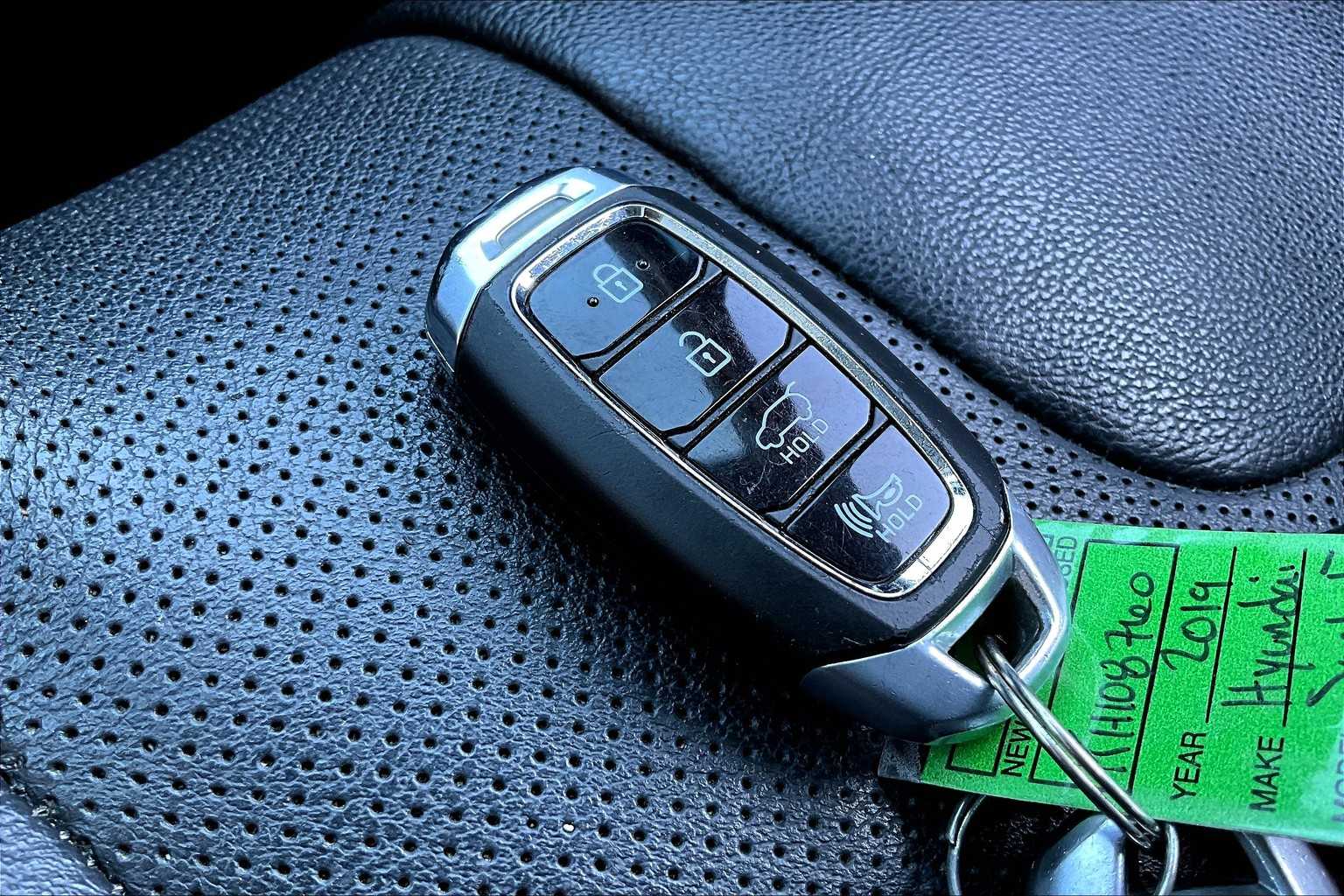 2019 Hyundai Santa Fe Limited Image 24 of 34