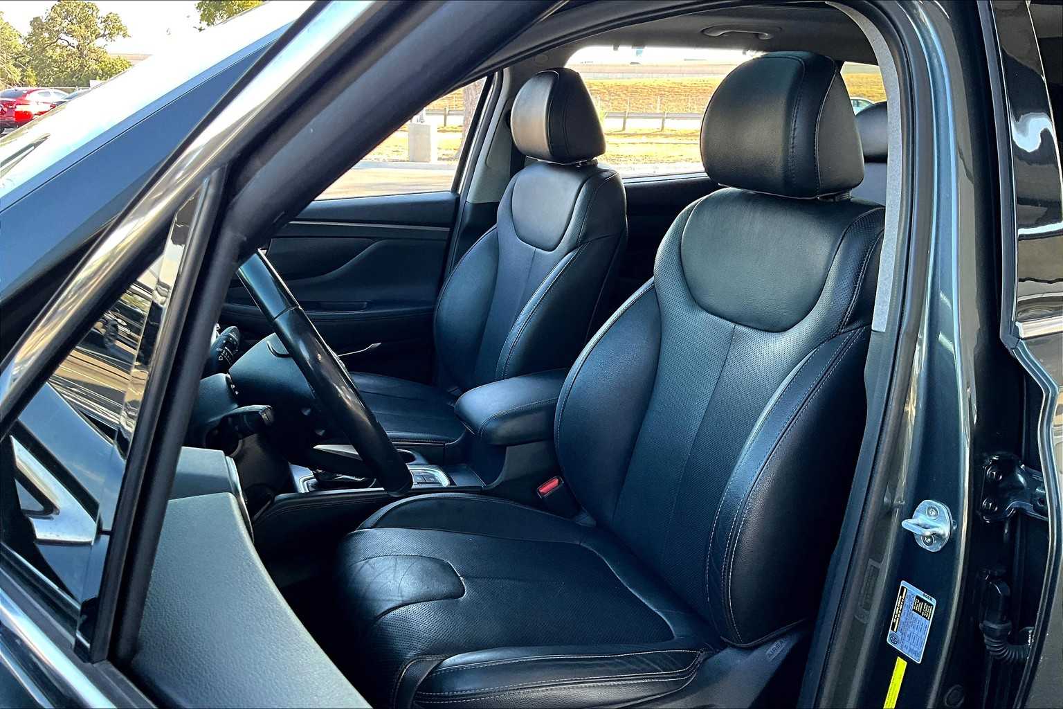 2019 Hyundai Santa Fe Limited Image 12 of 34