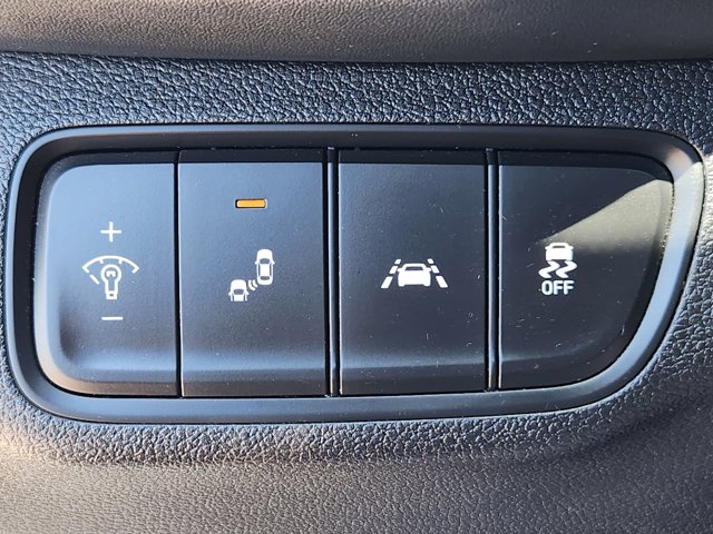 Vehicle image 15 of 21