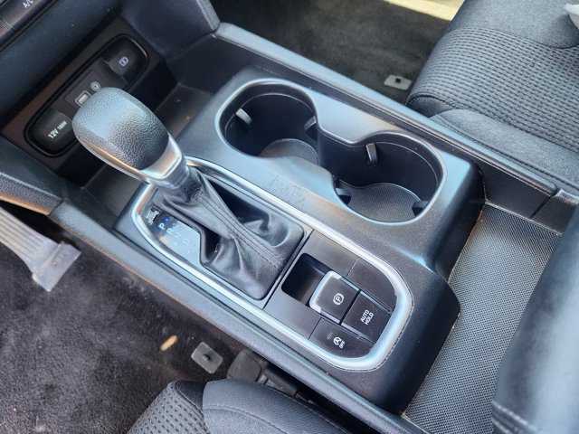 Vehicle image 13 of 21