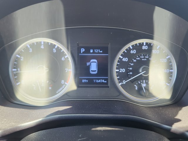 Vehicle image 11 of 21