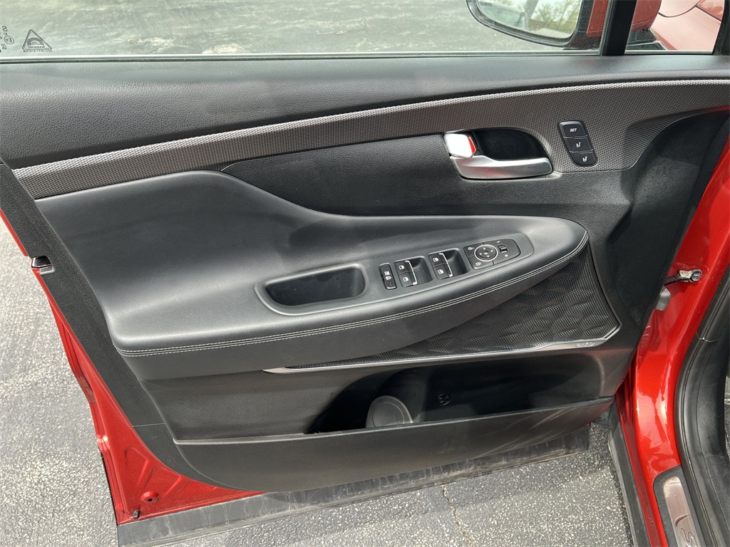 Vehicle image 19 of 24
