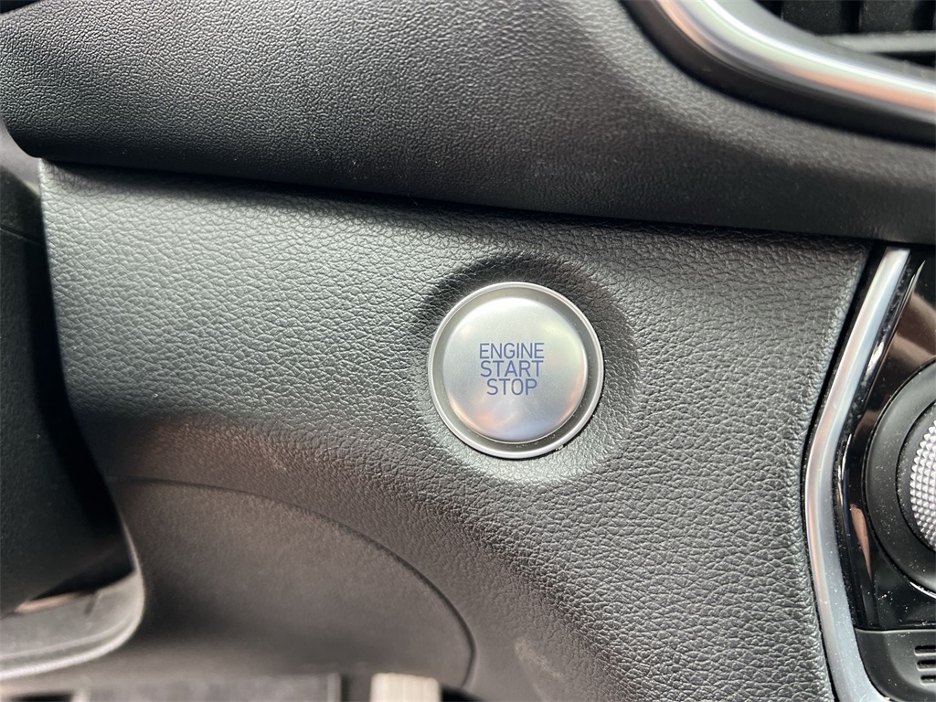 Vehicle image 16 of 24