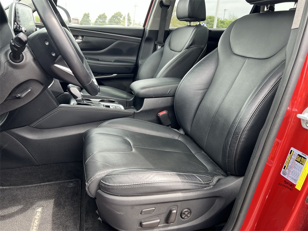 Vehicle image 18 of 24