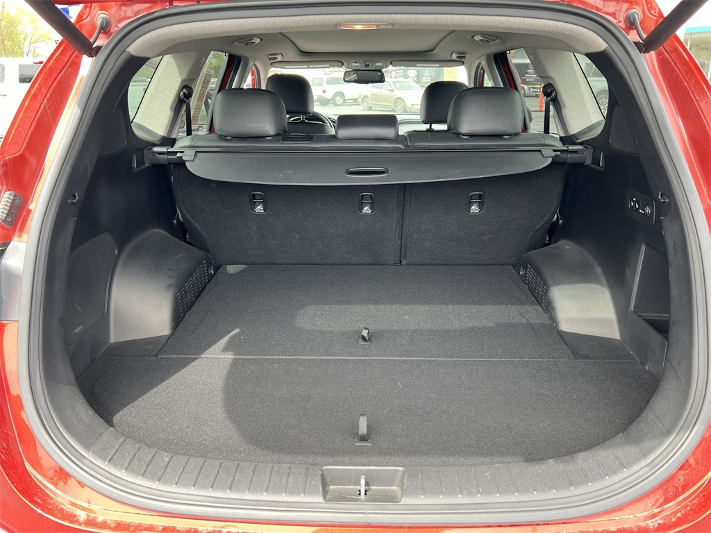 Vehicle image 23 of 24