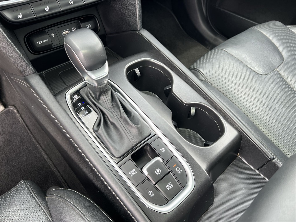 Vehicle image 15 of 24