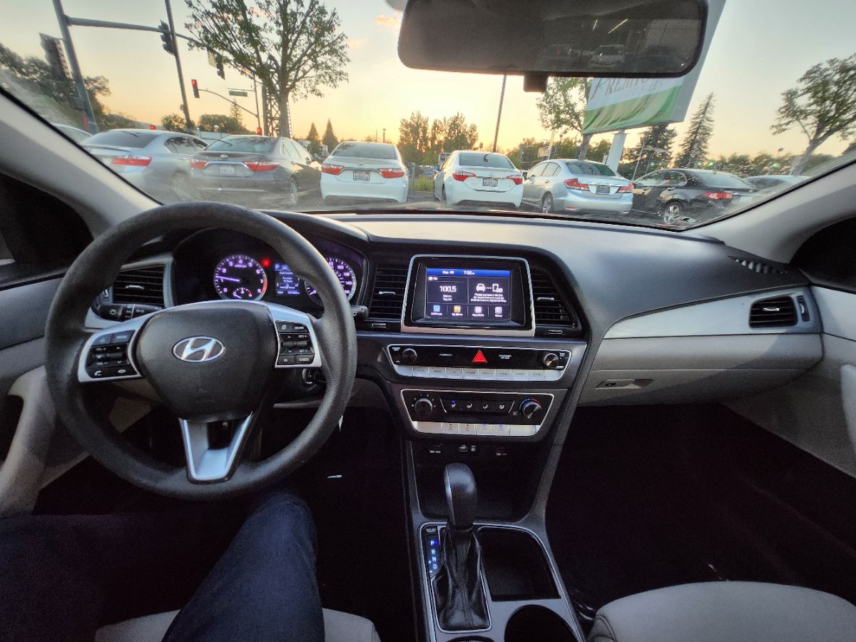 2019 Hyundai Sonata SE Image 12 of 20