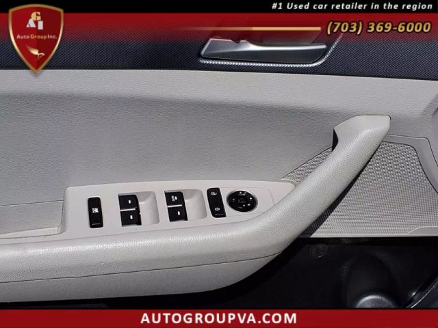 Vehicle image 14 of 26