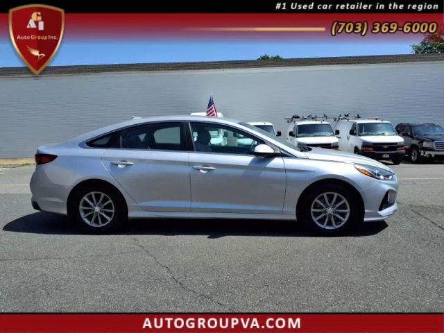 Vehicle image 4 of 26