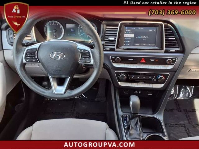 Vehicle image 17 of 26
