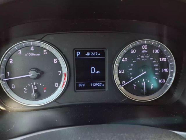 Vehicle image 23 of 26