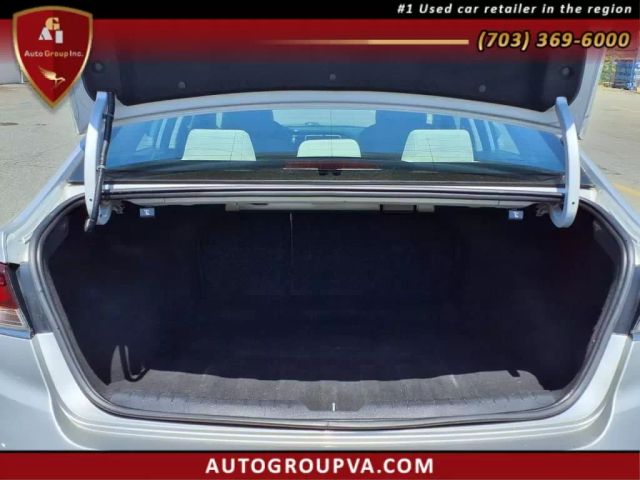 Vehicle image 9 of 26