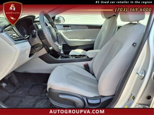 Vehicle image 13 of 26