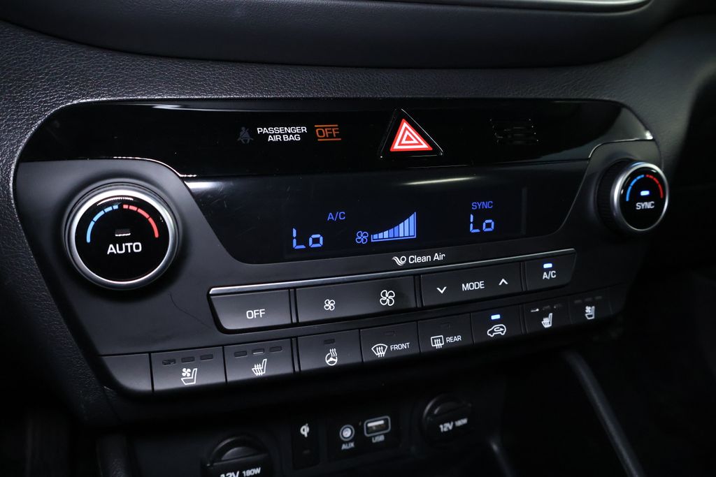 Vehicle image 21 of 41