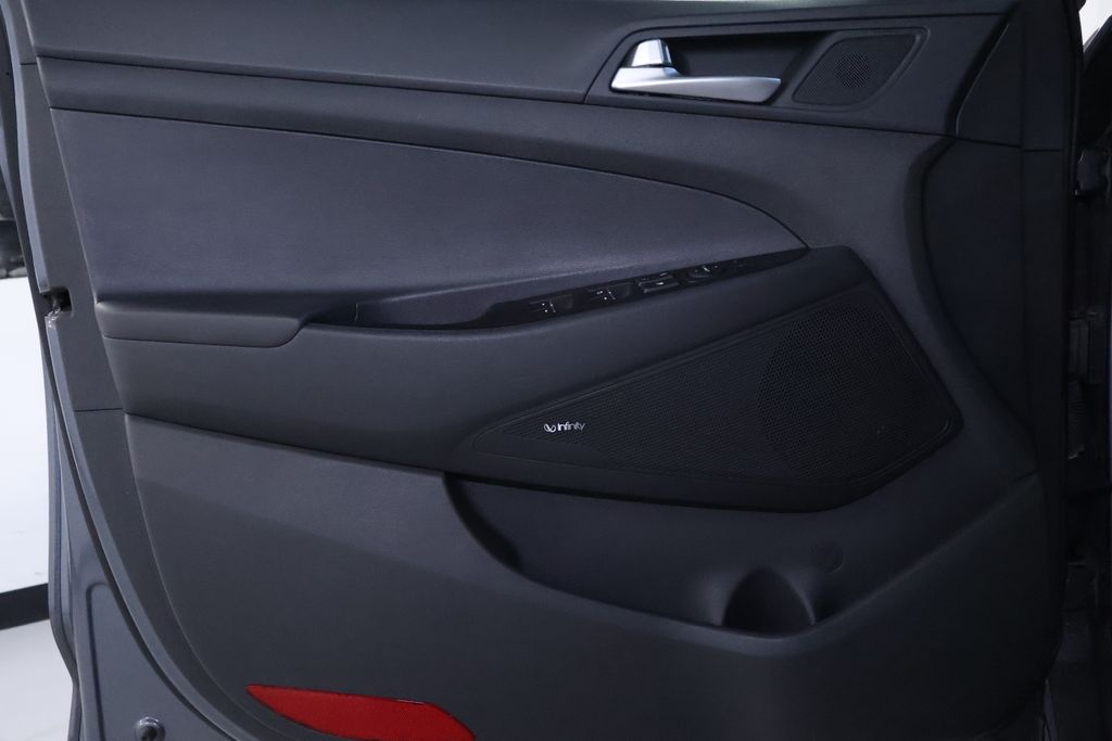 Vehicle image 24 of 41