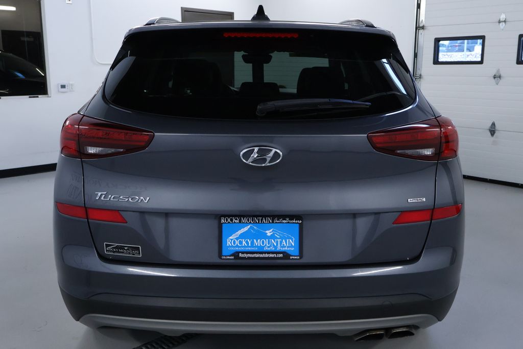 Vehicle image 11 of 41