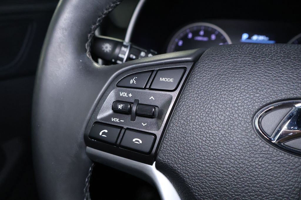 Vehicle image 25 of 41