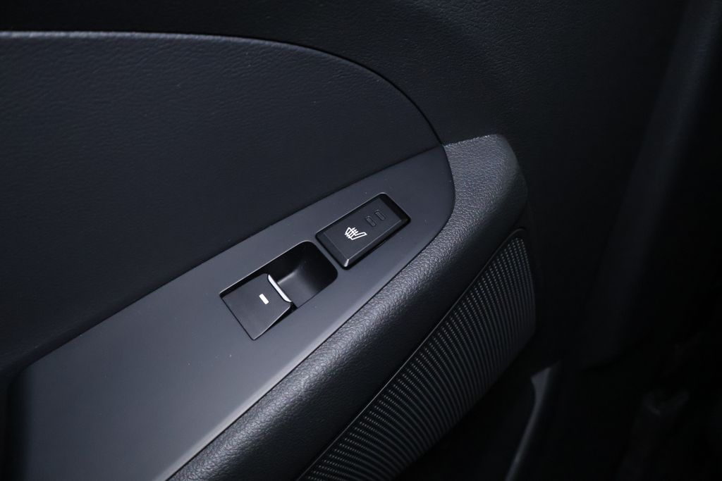 Vehicle image 36 of 41