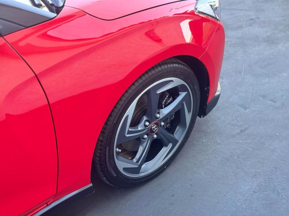 Vehicle image 13 of 35
