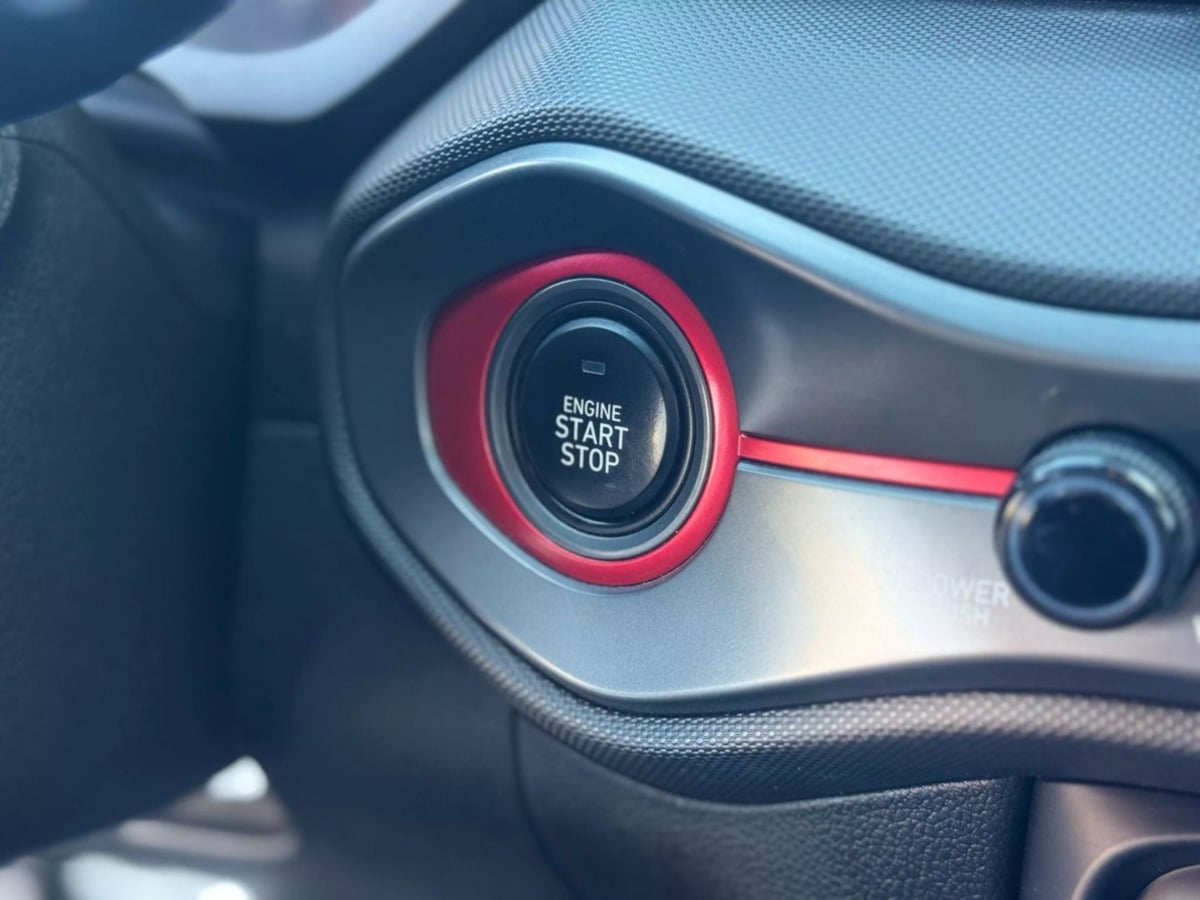 Vehicle image 26 of 35