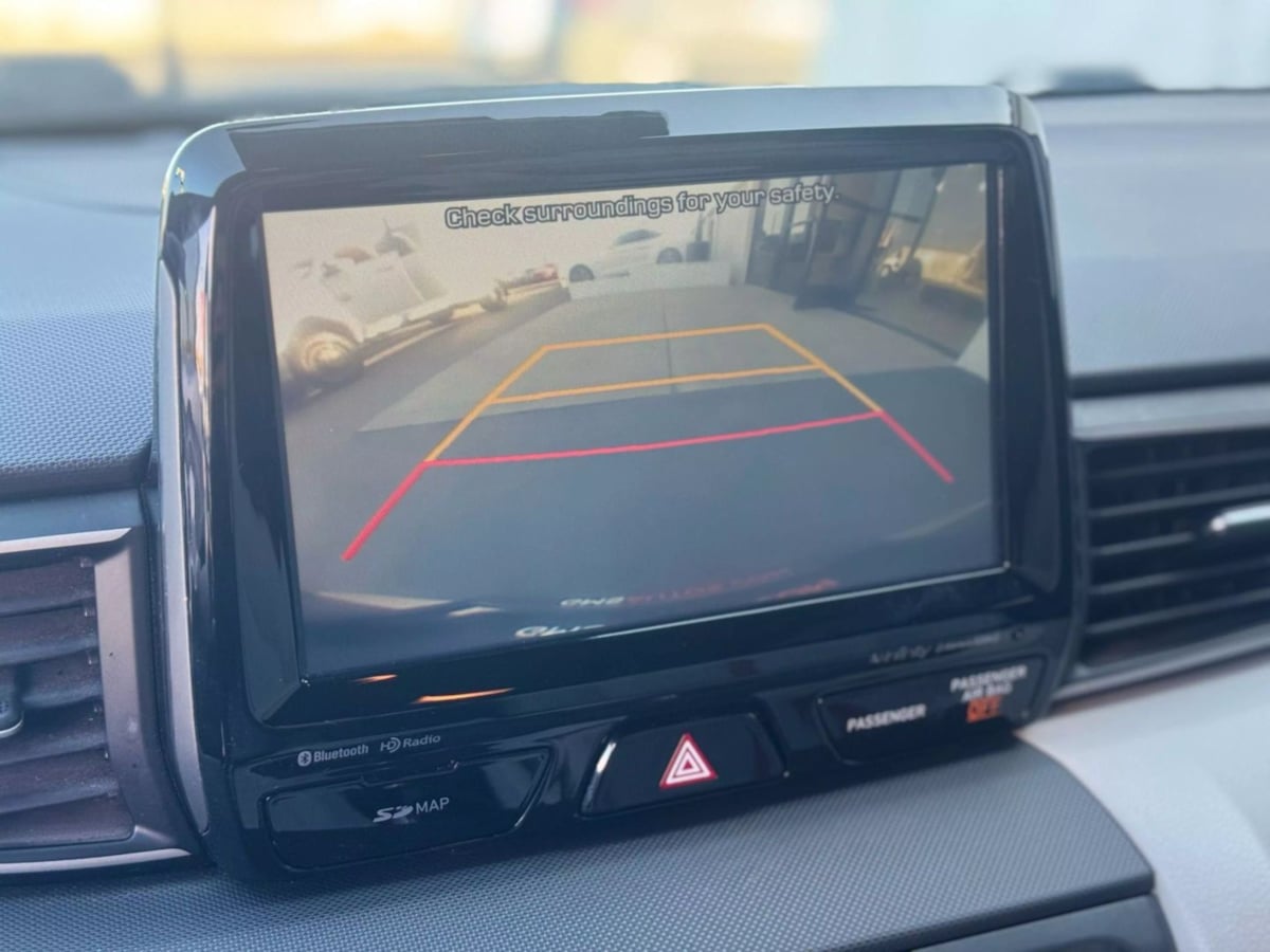 Vehicle image 25 of 35