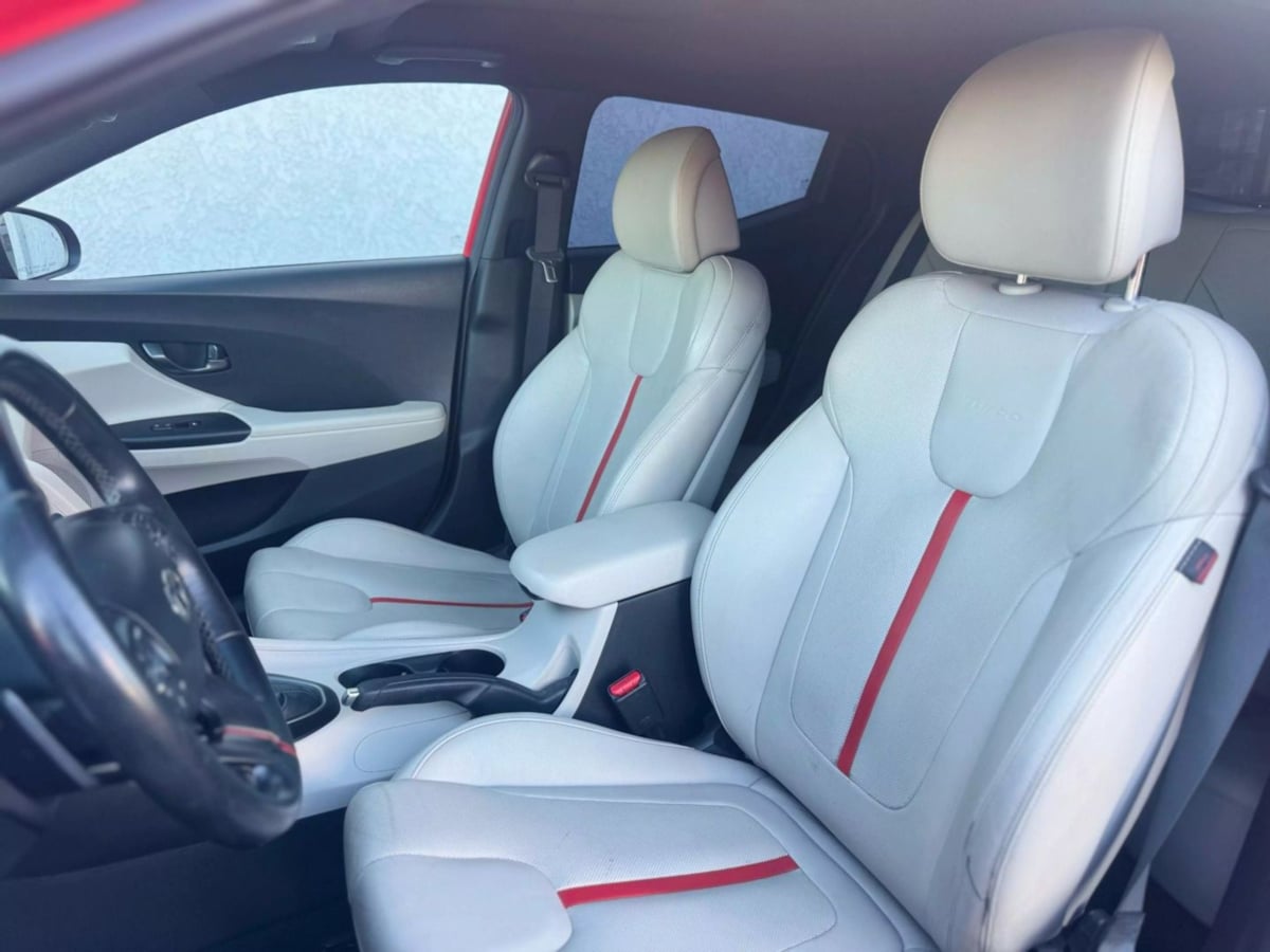 Vehicle image 19 of 35