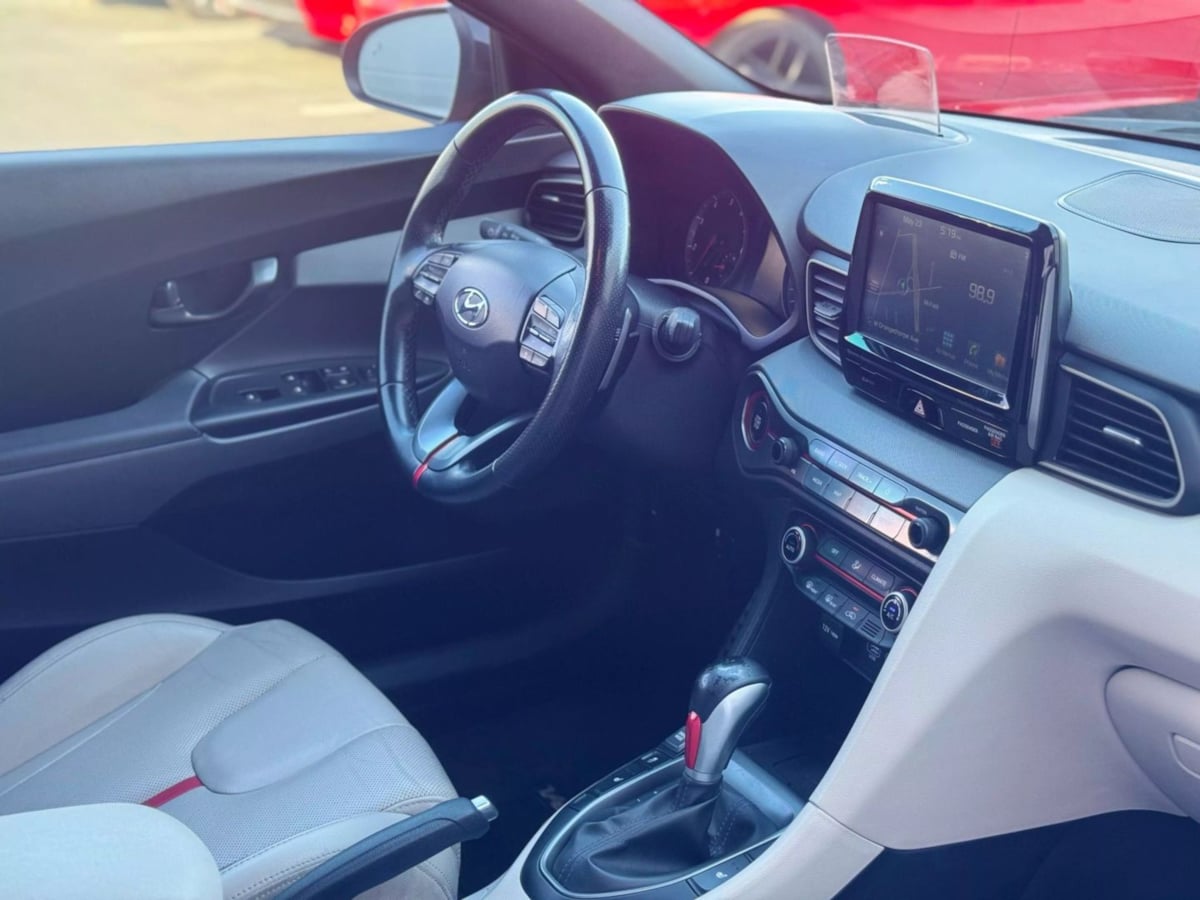 Vehicle image 14 of 35