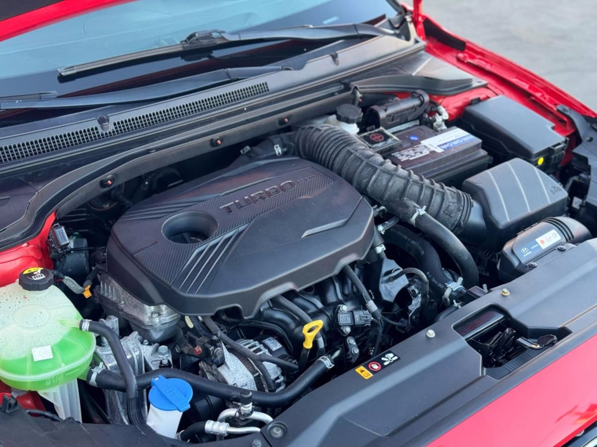 Vehicle image 33 of 35