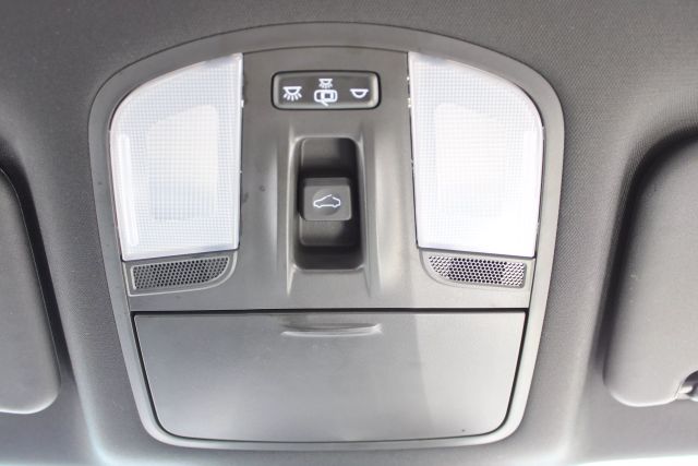 Vehicle image 21 of 42