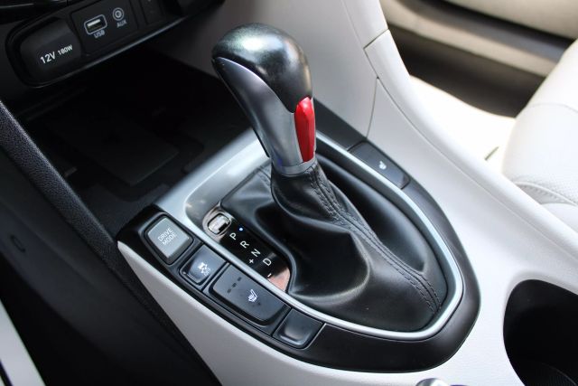 Vehicle image 19 of 42