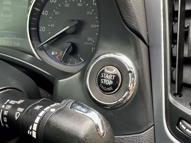 Vehicle image 25 of 27