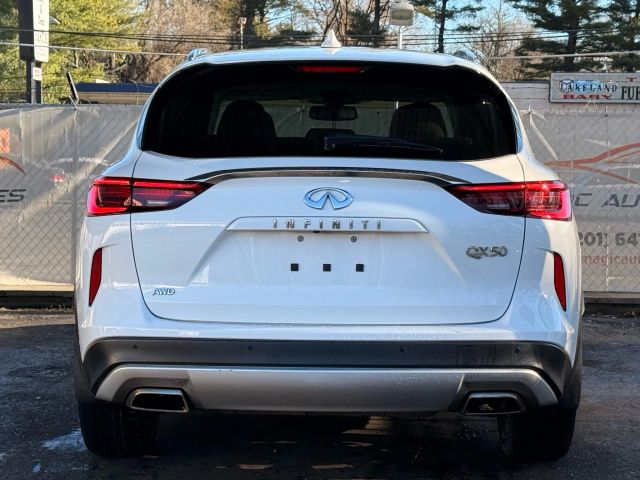 2019 INFINITI QX50 Essential Image 9 of 50