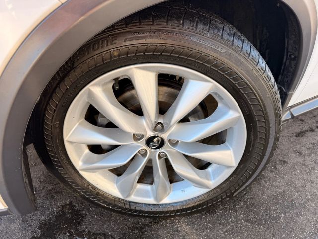 2019 INFINITI QX50 Essential Image 12 of 50