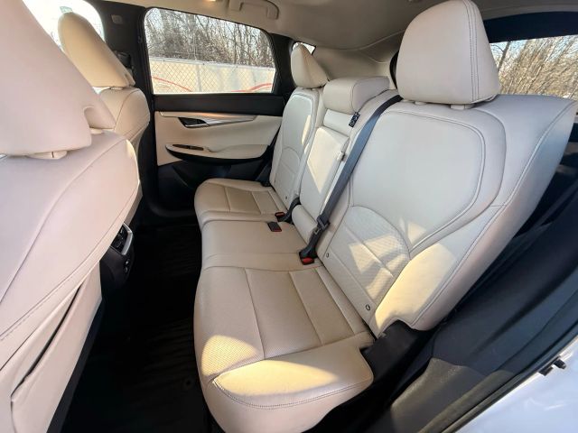 2019 INFINITI QX50 Essential Image 21 of 50