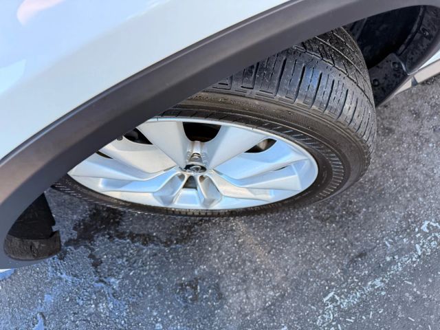 2019 INFINITI QX50 Essential Image 17 of 50