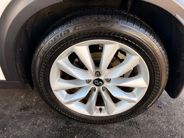 2019 INFINITI QX50 Essential Image 15 of 50