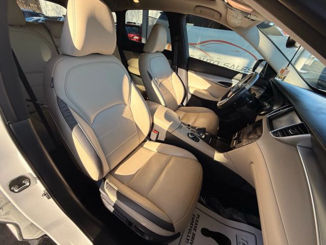 2019 INFINITI QX50 Essential Image 26 of 50