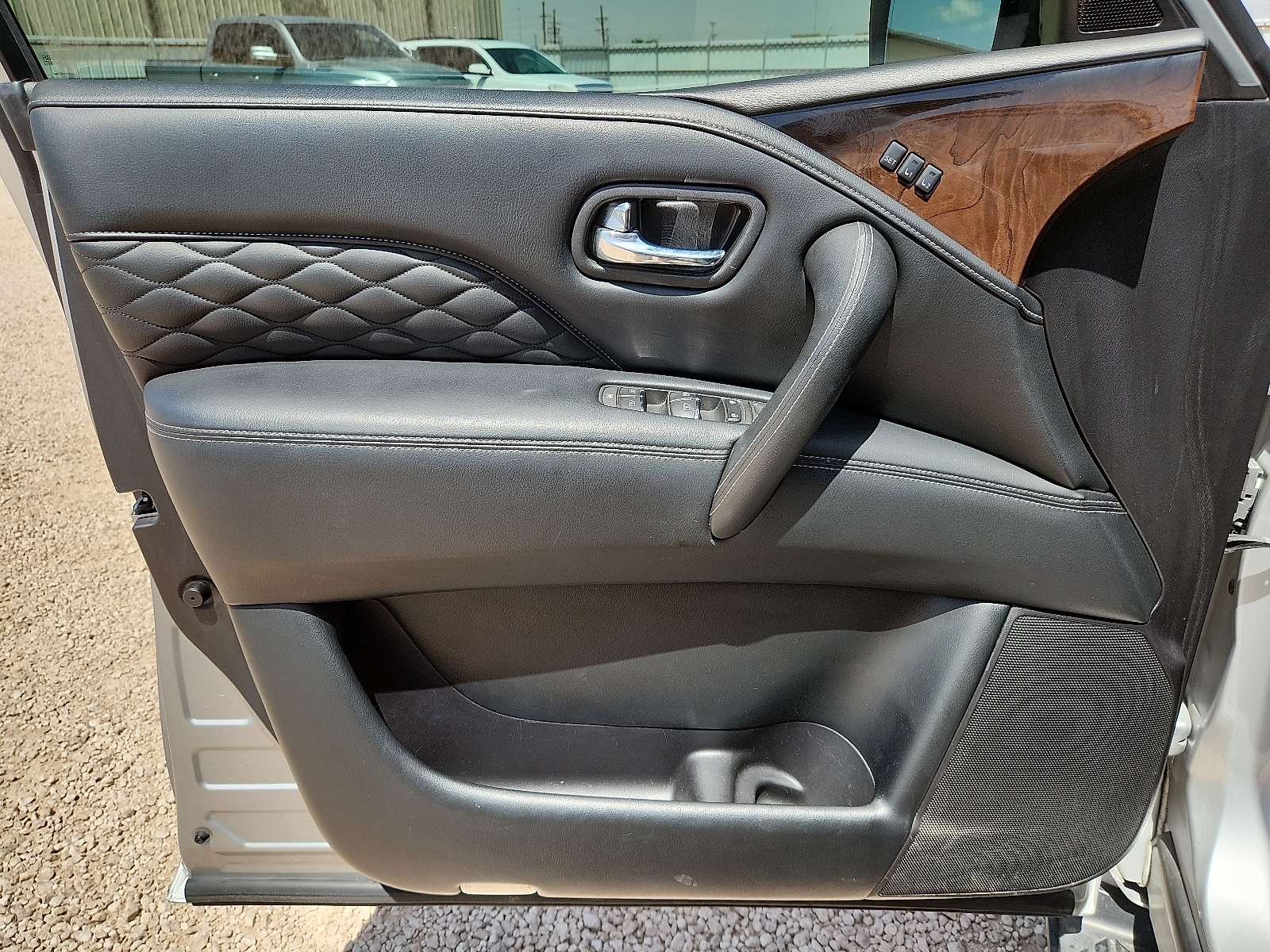 Vehicle image 12 of 26
