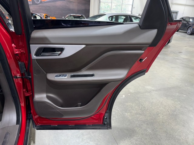 Vehicle image 60 of 99