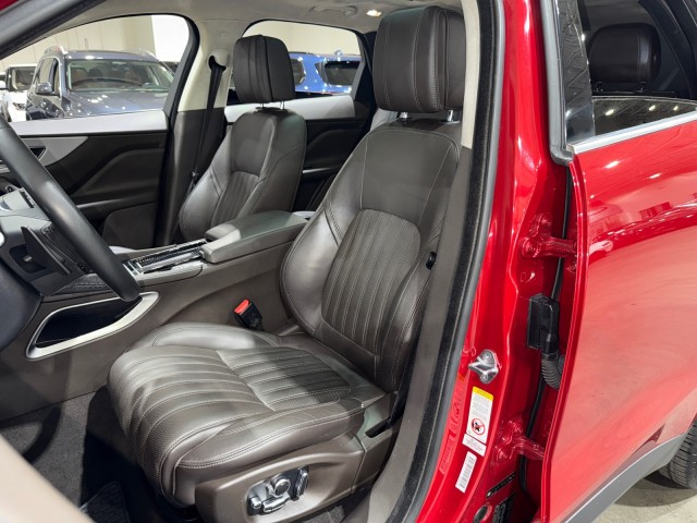 Vehicle image 50 of 99
