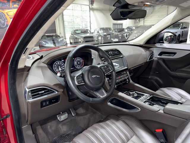 Vehicle image 25 of 99