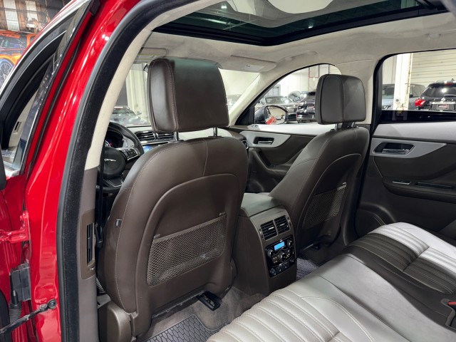 Vehicle image 28 of 99