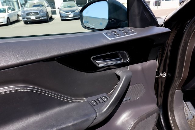 Vehicle image 35 of 78