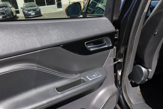 Vehicle image 40 of 78